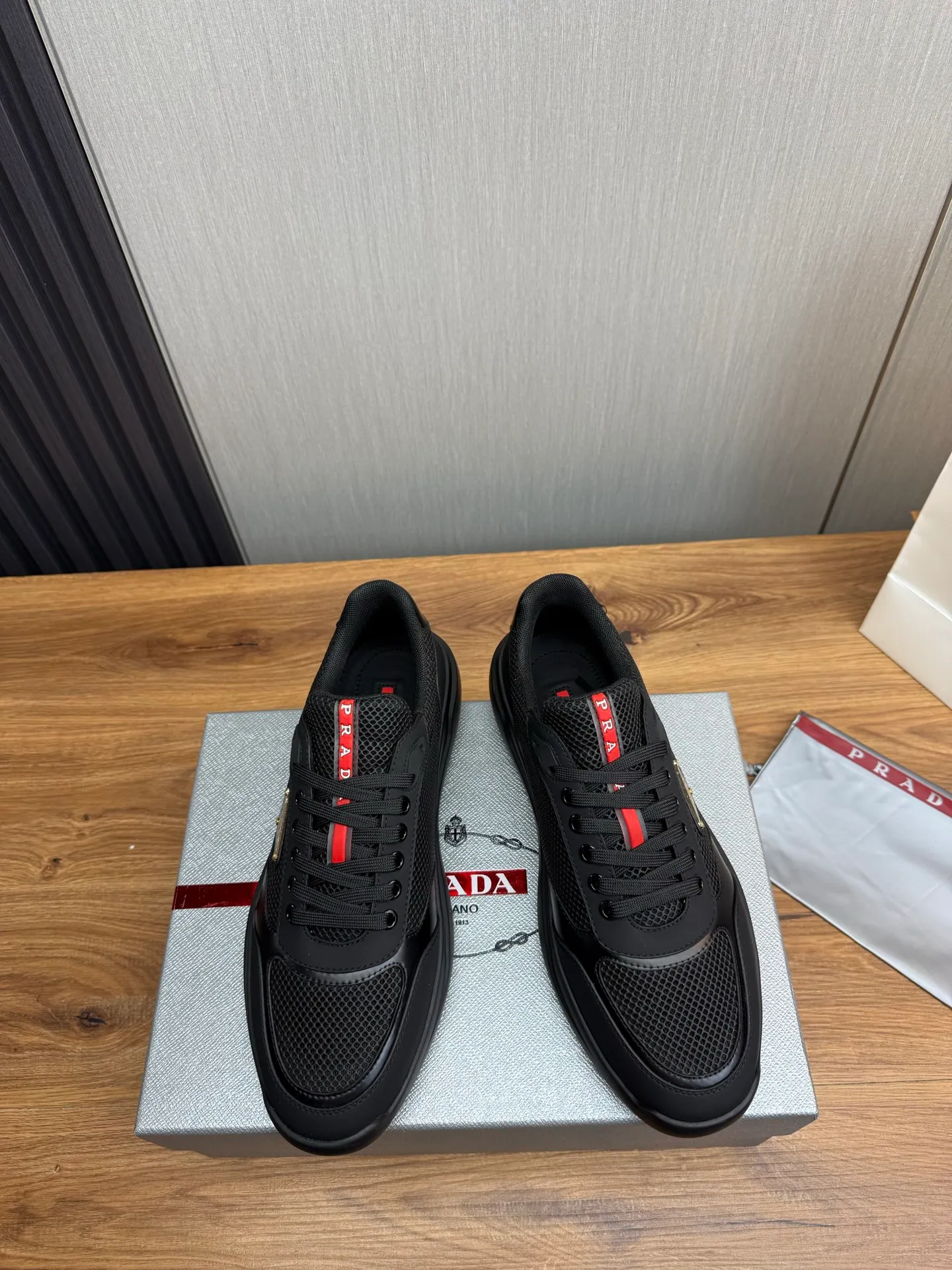 Factory price 620💰 [PRADA] Official website synchronizes new models, high-quality shipments ✔️Hot sale🔥 Original cowhide + cowhide lining, 1🆚1 replica, original bottom, 38-45 (men's 45 is custom-made and cannot be returned)